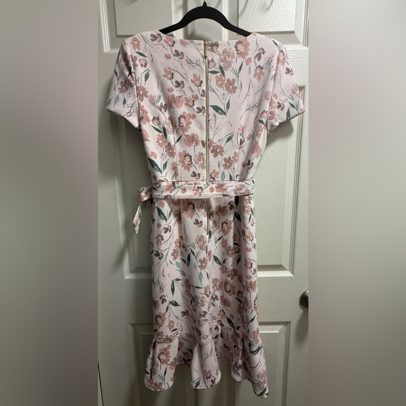Calvin Klein - Floral-Print Short-Sleeve Ruffle-Hem Dress - Size 10 - Picture 8 of 10